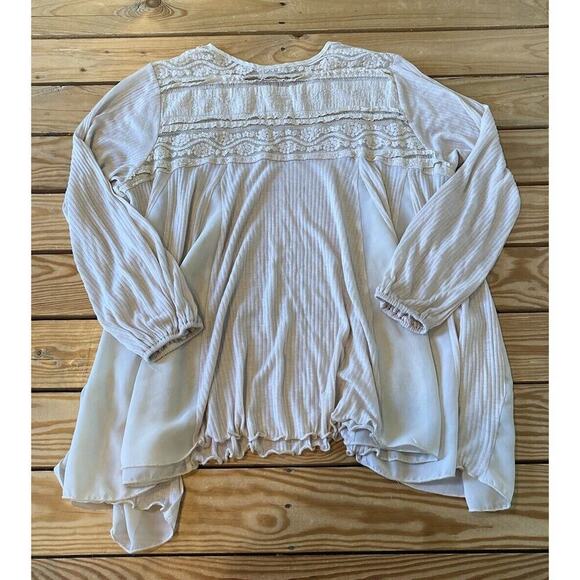 Gimmicks Flower Lace Detail Top Size Small Women’s Cream - Picture 2 of 8